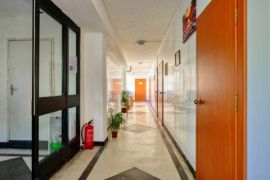 Дом за стари хора Резиденция дядо Ради в град Хисаря: Коридор ет 2. Дом за стари хора Резиденция дядо Ради: Уютно и безопасно място за грижа и обич към възрастните хора, 0877733307, ул. Илин Паунов №7, Хисаря, обл. Пловдив, п.к. 4180.